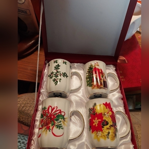 Vintage* 80s Royal Moda 4-cup Porcelain ACE Gift Collection - Picture 3 of 6